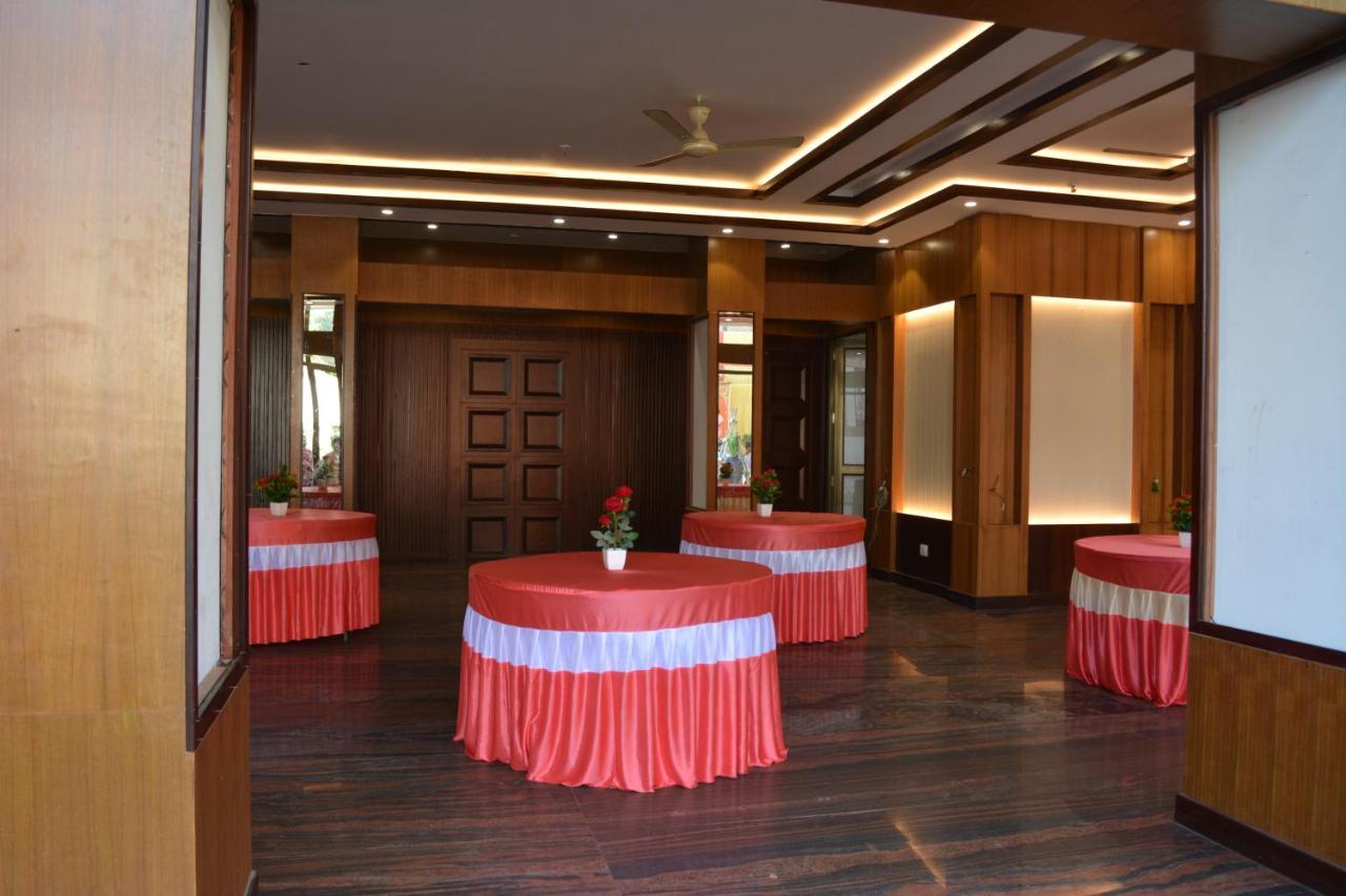 Jjk Rukmini Vilas Hotel & Banquet มูซัฟฟาร์ปูร์ ภายนอก รูปภาพ